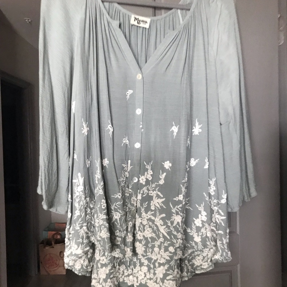 SUPER CUTE DEEP V SHOW ME YOUR MUMU CATALINA TUNIC BOBO BELL SLEEVE TOP!!